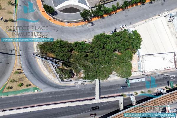 Foto de inmueble en Terreno en Renta Sobre Av. Cristóbal Colón, Monterrey | Corredor Comercial, Col. Monterrey Centro C.P. 64000, Monterrey