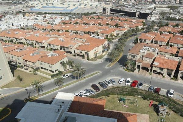 Foto de inmueble en AVE FUNDADORES, Col. Privanzas C.P. 66278, San Pedro Garza García