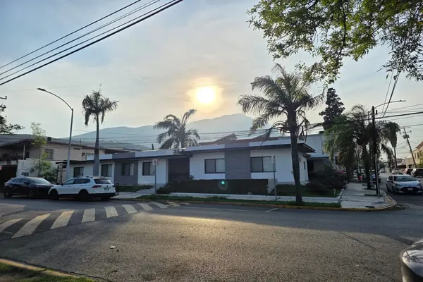 Foto de inmueble en 4A AVENIDA #202, Col. Vista Hermosa C.P. 64620, Monterrey