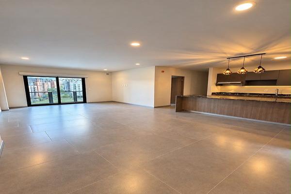 Foto de inmueble en , Col. Zona Valle Poniente C.P. 66233, San Pedro Garza García