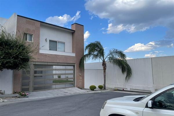 Foto de inmueble en calle, Col. Cumbres San Agustín C.P. 64349, Monterrey