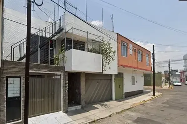 Foto de inmueble en Rosas #32, Col. Bugambilias 3a. Sección C.P. 72580, Puebla