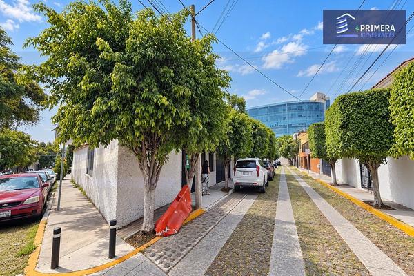 Foto de inmueble en Enredadera, Col. Álamos 3a Sección C.P. 76160, Querétaro