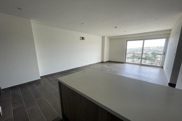 Foto de inmueble en Av. Luis Vega Monroy, Col. Colinas del Cimatario C.P. 76090, Querétaro