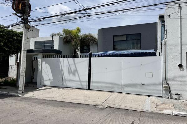 Foto de inmueble en Argentina, Col. Lomas de Querétaro C.P. 76190, Querétaro