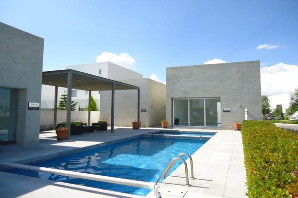 Foto de inmueble en Avenida Mirador de Querétaro #27, Col. El Cerrito C.P. 76240, El Marqués