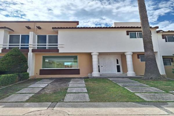 Foto de inmueble en Avenida Palma Cocotera, Col. Palmares C.P. 76127, Querétaro