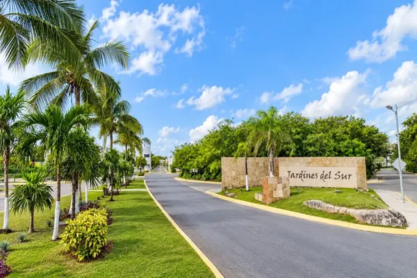 Foto de inmueble en Cerrada Violetas, Col. Cancún Centro C.P. 77500, Benito Juárez