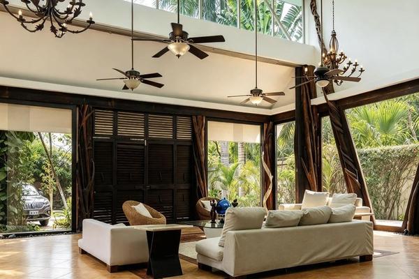 Foto de inmueble en Casa en Venta y Renta en Cancun, Colegios| Residencia Artistica con Gran Terreno, Col. Colegios C.P. 77560, Benito Juárez