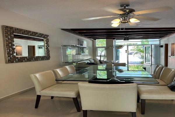 Foto de inmueble en Paseo Xaman-Ha, Fracc Playacar, Col. Playa del Carmen C.P. 77710, Solidaridad