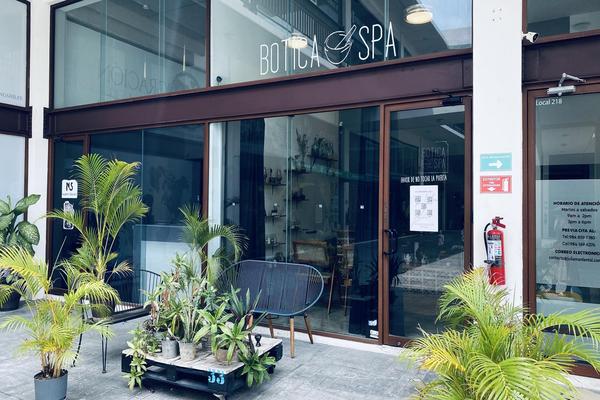 Foto de inmueble en Plaza Coba Av. Aviación Playacar Playa Delcarmen, Col. Playa del Carmen C.P. 77710, Solidaridad