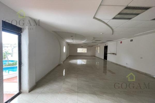 Foto de inmueble en Calle Acanceh, Plaza San Ángel Inn, Supermanzana 15a, Manzana 3, Lote 3, Cancún, Quintana Roo, C.p. , Col. Supermanzana 15 C.P. 77505, Benito Juárez