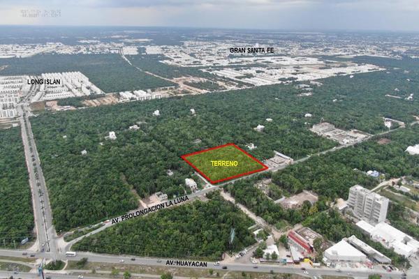 Foto de inmueble en Terreno  en Venta en  Av Prolongacion la Luna con Avenida Huayacán, Col. Supermanzana 313 C.P. 77533, Benito Juárez