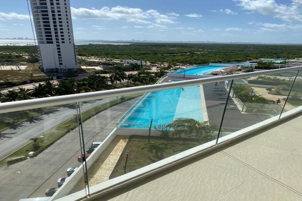 Foto de inmueble en Malecon Americas Cancun, Col. Supermanzana 8 C.P. 77504, Benito Juárez