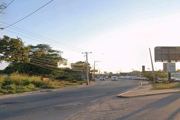 Foto de inmueble en Esq. Blvd Adolfo Ruiz Cortinez, esq Prf. Carlos Pellicer Camara, Col. Atasta C.P. 86100, Centro