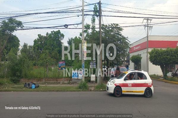 Foto de inmueble en Blvd. Ruiz Cortines esq Av. 1, Col. Cazones, Poza Rica, Ver., Col. Cazones C.P. 93230, Poza Rica de Hidalgo