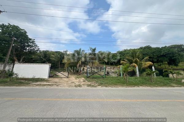 Foto de inmueble en Camino a Juana Moza, El Romance, Tuxpan, Ver., Col. El Romance C.P. 92893, Tuxpan