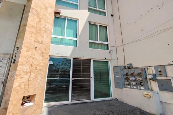 Foto de inmueble en Av. Urano, Fracc. Jardines de Virginia, Boca del Rio, Veracruz #712, Col. Jardines de Virginia C.P. 94294, Boca del Río