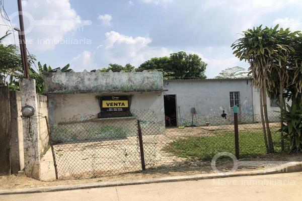 Foto de inmueble en Casa en Venta en Fernando Gutierrez Barrios, col la Aurora, Las Choapas, Veracruz, Col. La Aurora C.P. 96980, Las Choapas