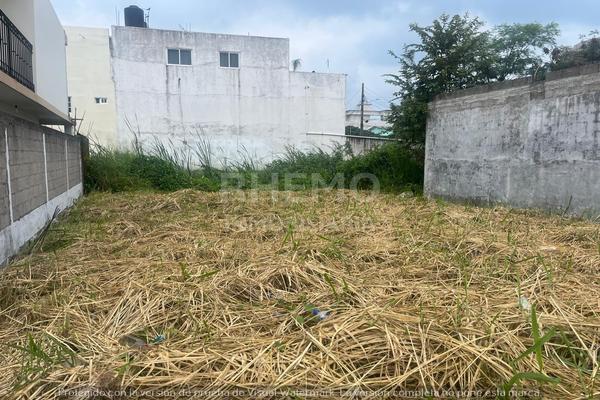 Foto de inmueble en Terreno en Venta Av. Cuauhtemoc, Tuxpan, Ver., Col. La Rivera C.P. 92870, Tuxpan