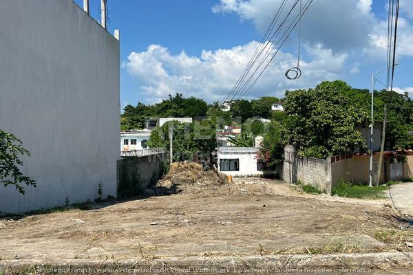 Foto de inmueble en Heroes del 47, Col. Reyes Heroles, Tuxpan, Ver., Col. Reyes Heroles C.P. 92840, Tuxpan