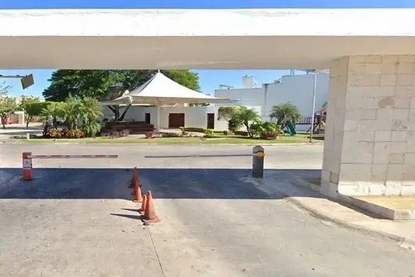 Foto de inmueble en CALLE 19 #426, Col. Brisas de San José C.P. 97298, Mérida
