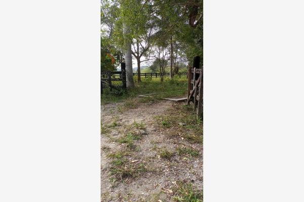 Foto de inmueble en A 2k de la autopista, Col. El Coyol C.P. 92776, Tuxpan