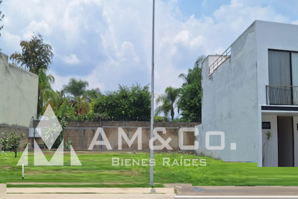 Foto de inmueble en Avenida Punto Sur  #1, Col. Mirador del Valle C.P. 45640, Tlajomulco de Zúñiga