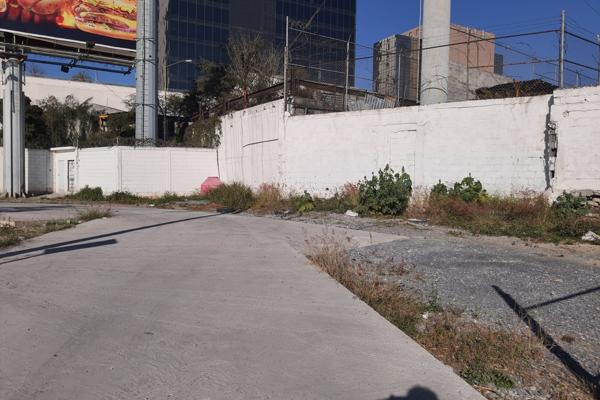 Foto de inmueble en Ave Constitucion, Col. San Jerónimo C.P. 64640, Monterrey
