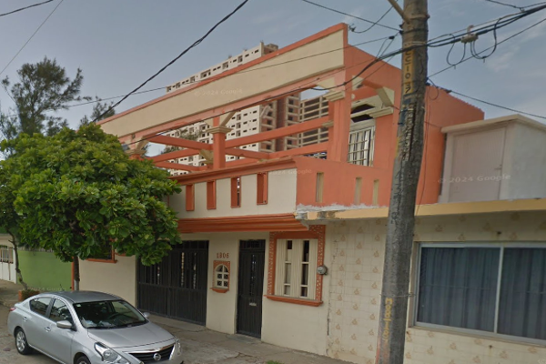 Foto de inmueble en Avenida Niños Heroes #1806, Col. Playa Sol C.P. 96518, Coatzacoalcos