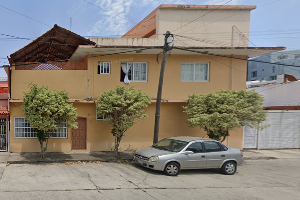 Foto de inmueble en Santa Elena 5 #5, Col. Residencial Bosques de Santa Elena C.P. 93240, Poza Rica de Hidalgo Foto de inmueble en Santa Elena 5 #5, Col. Residencial Bosques de Santa Elena C.P. 93240, Poza Rica de Hidalgo