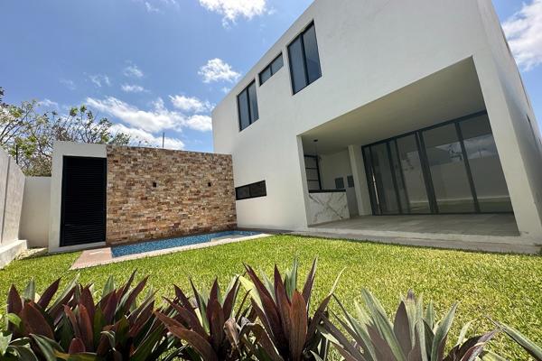 Foto de inmueble en CASA VARENA  NORTE MERIDA, Col. San Luis Cholul C.P. 97305, Mérida