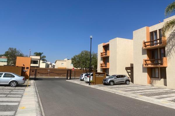 Foto de inmueble en Cto. Puerta del Sol, Puerta Real Residencial Desarrollo Urbana 08, 76910 El Pueblito, Qro. #15 Villa Campestre , Col. Puerta Real C.P. 76910, Corregidora