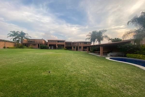 Foto de inmueble en Vicente Guerrero, Jose Ortiz, 62738 Oaxtepec, Mor., Col. Oaxtepec Centro C.P. 62738, Yautepec
