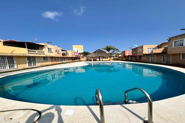 Foto de inmueble en Av. las Gaviotas, Llano Largo, 39906 Acapulco de Juárez, Gro., Col. Joyas del Marqués C.P. 39906, Acapulco de Juárez