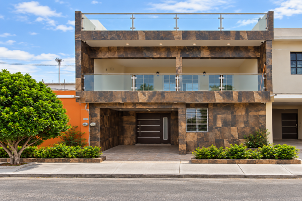 Foto de inmueble en Trompetistas 218, 64103 Monterrey, N.L. #s/n, Col. Periodistas C.P. 64103, Monterrey