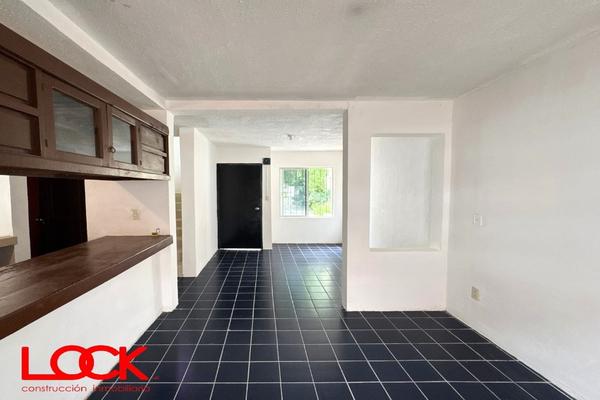 Foto de inmueble en Acacias, Col. Arboledas C.P. 28077, Colima