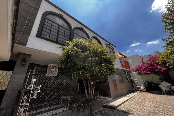 Foto de inmueble en ACATITA DE BAJAN #801, Col. Independencia C.P. 50070, Toluca