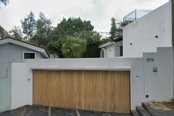 Foto de inmueble en Calle Cto. Madrigal 1275, Colinas de San Javier, 44670 Guadalajara, Jal. #1275, Col. Terrazas Monraz C.P. 44670, Guadalajara