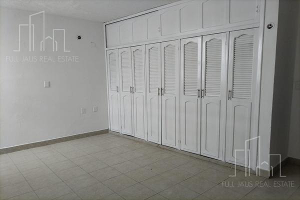 Foto de inmueble en  , Col. Adolfo Lopez Mateos C.P. 86040, Centro