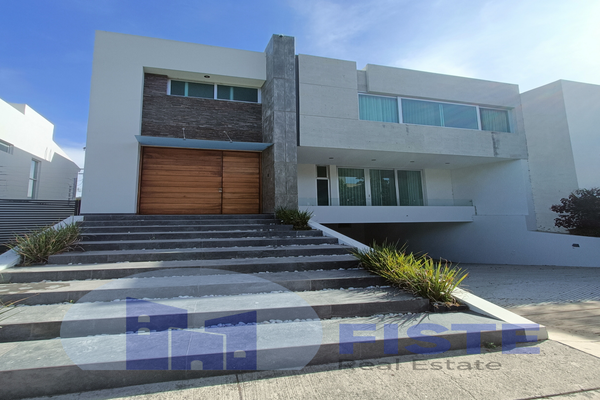 Foto de inmueble en Adolfo López Mateos Sur, Col. Los Gavilanes C.P. 45645, Tlajomulco de Zúñiga