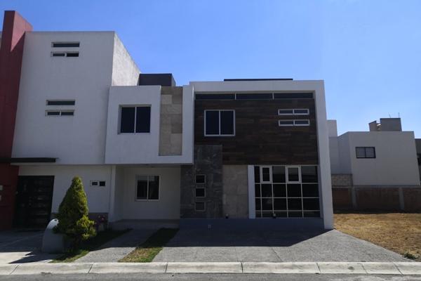 Foto de inmueble en Calle Ricardo Flores Magón, Col. Valles de la Hacienda C.P. 50210, Toluca