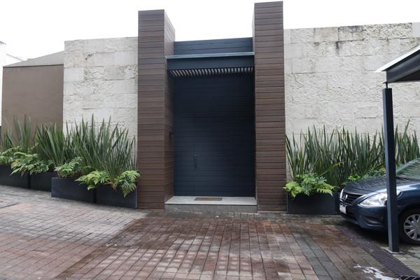 Foto de inmueble en Paseo de las lilas #15, Col. Bosques de las Lomas C.P. 05120, Cuajimalpa de Morelos
