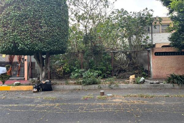 Foto de inmueble en AGAPANDO, Col. Prados de Coyoacán C.P. 04810, Coyoacán