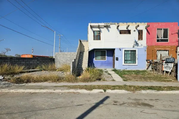 Foto de inmueble en Aguacate #101, Col. Valle del Roble C.P. 67458, Cadereyta Jiménez
