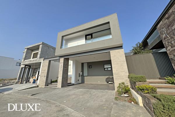Foto de inmueble en Aires del Vergel, Col. El Uro Oriente C.P. 64985, Monterrey