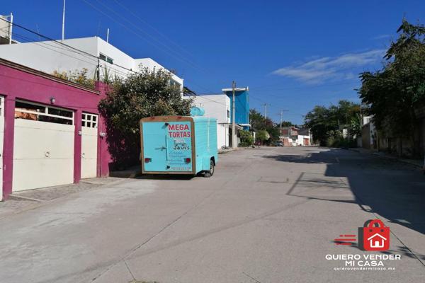 Foto de inmueble en Alamos # 46, Los Sabinos, Temixco Morelos, Col. La Hacienda de Temixco C.P. 62586, Temixco