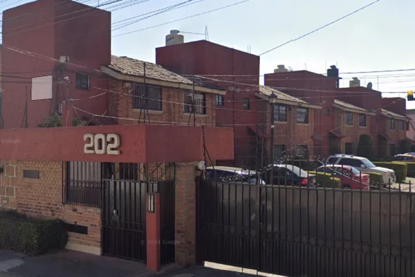 Foto de inmueble en ALBERTO EINSTEIN #202, Col. Científicos C.P. 50075, Toluca
