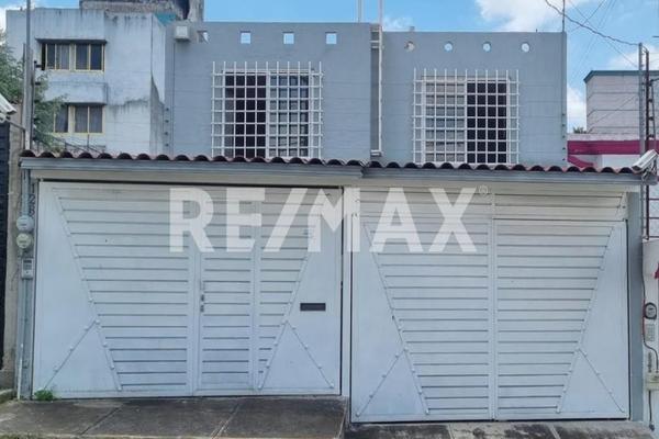 Foto de inmueble en Alejandra, Col. Lomas del Mármol C.P. 72574, Puebla