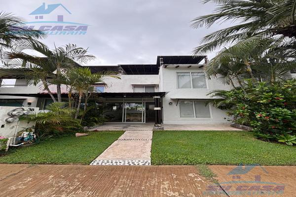 Foto de inmueble en  , Col. Alfredo V Bonfil C.P. 39893, Acapulco de Juárez